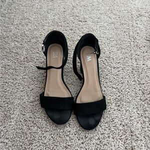 Women’s black heels